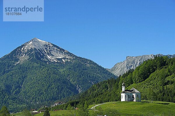 Kirche in Achenkirch am Achensee  Tirol  Österreich  Europa