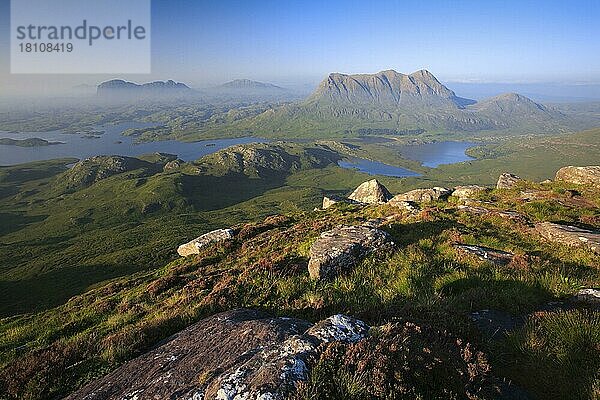 Aussicht auf Suilven und Cul Mor  Sutherland  Schottland  Großbritannien  Europa