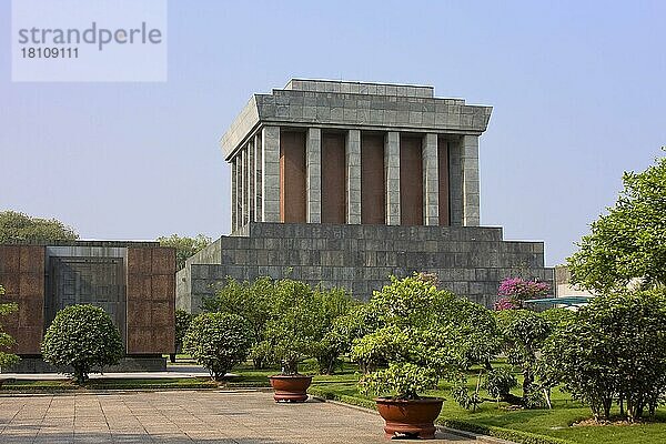 Ho Chi Minh Mausoleum  Hanoi  Vietnam  Asien