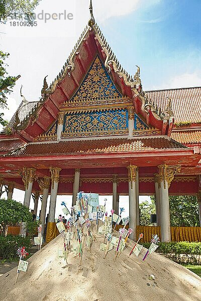 Opfergaben  Wat Bang Riang  buddhistischer Tempel  Thap Put  Amphoe hap Put  Provinz Phang Nga  Thailand  Südostasien  Asien
