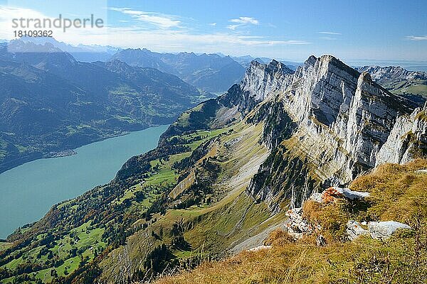 Churfirsten  Churfirstengruppe  Walensee  Blick vom Chäserrugg  Schweiz  Europa