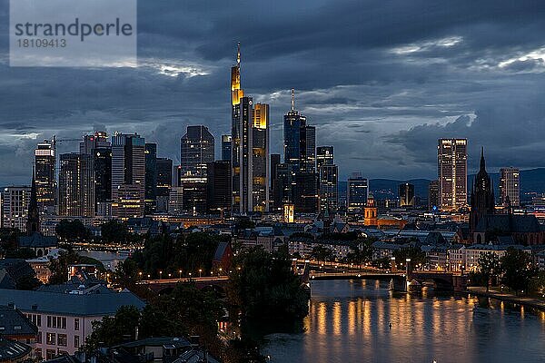 Skyline  Frankfurt  Hessen  Deutschland  Europa