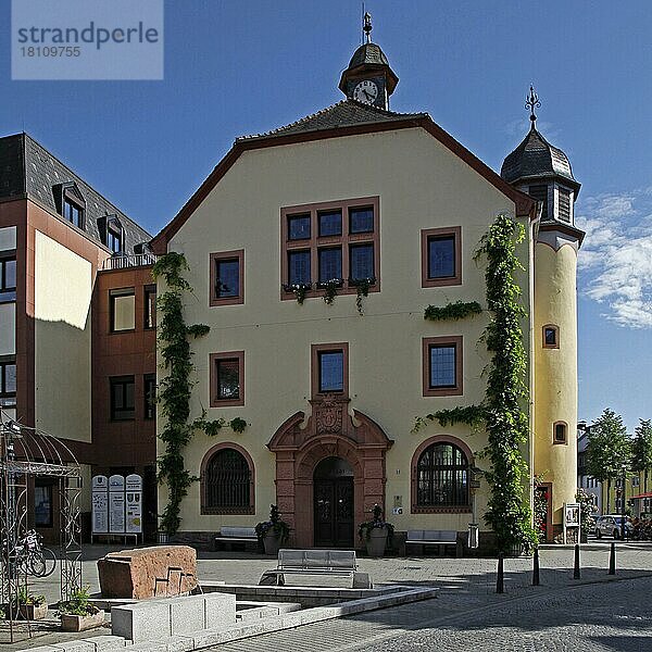 Altes Rathaus  Renaissance-Bauwerk  errichtet 1567/73  Luftkurort und staatlich anerkannter Erholungsort  Main-Kinzig-Kreis  Hessen  Schlüchtern  Deutschland  Europa