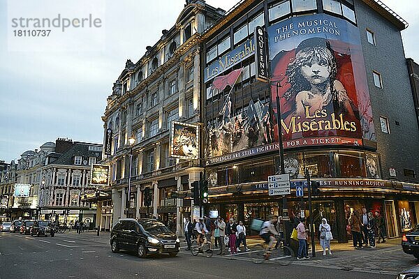 Musical  Les Miserables  Queen's Theatre  Shaftesbury Avenue  Soho  London  England  Großbritannien  Europa
