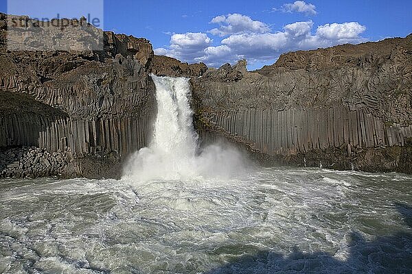 Wasserfall Aldeyarfoss  Island  Europa