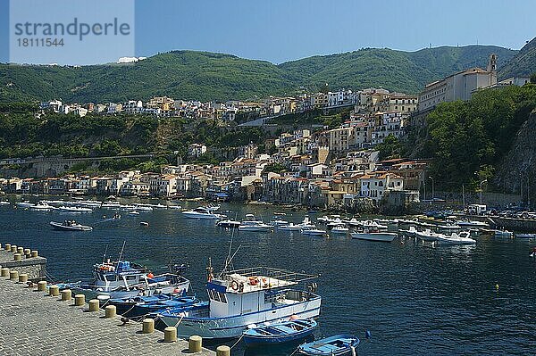 Hafen von Scilla  Costa Viola  Kalabrien  Italien  Europa