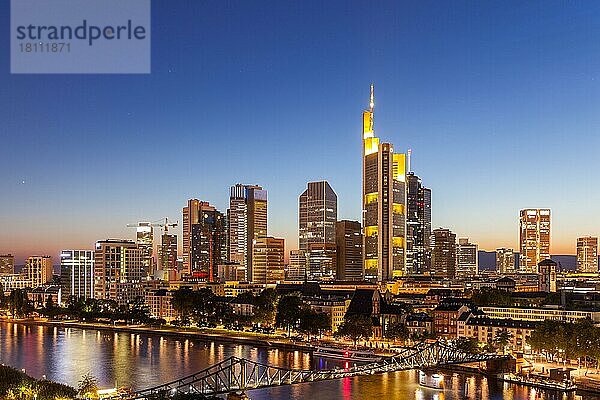 Skyline  Frankfurt  Hessen  Deutschland  Europa