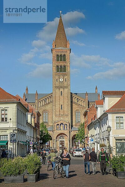 Peter-Pauls-Kirche  Am Bassin  Potsdam  Brandenburg  Deutschland  Europa