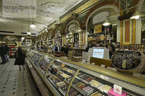 Schokoladen  Kaufhaus Harrods  Brompton Road  London  England  Großbritannien  Europa