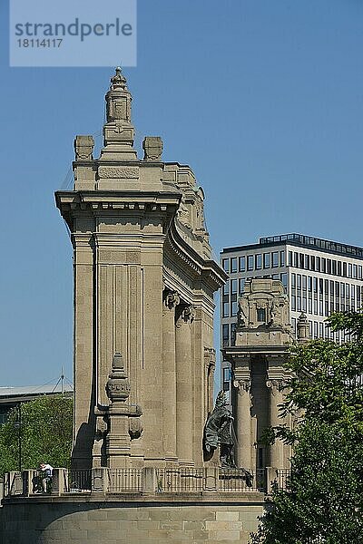 Charlottenburger Tor  Straße des 17. Juni  Charlottenburg  Berlin  Deutschland  Europa