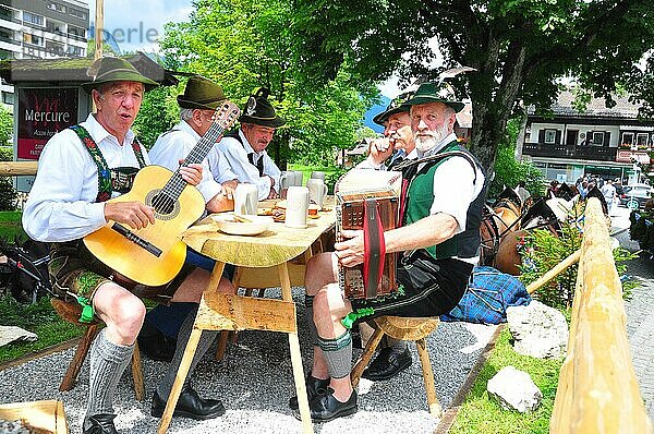 Bayern  Brauchtum  Tracht  Trachtler  Musikanten  Hoagart