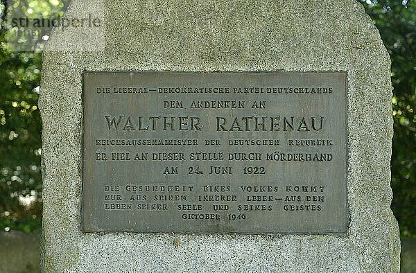 Gedenkstein  Walther Rathenau  Königsallee  Grunewald  Berlin  Deutschland  Europa