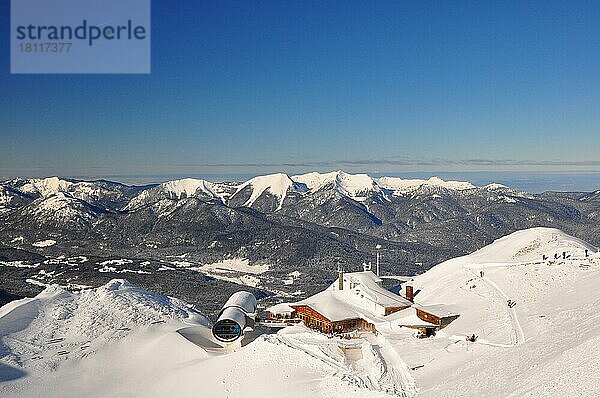 Winter  Gipfelstation  Karwendel  Karwendelgebirge  Assicht  Bayern  Deutschland  Europa