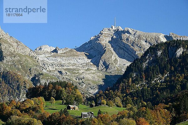 Säntis mit Sendeturm  Appenzeller Alpen  2501 m  Blick von Wildhaus  Toggenburg  Kanton St. Gallen  Schweiz  Europa