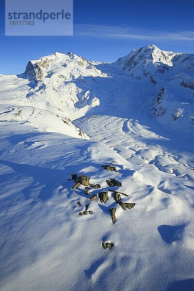 Monte Rosa  4633 m  Dufourspitze  4634m  Liskamm  4527m  Wallis  Schweiz  Europa