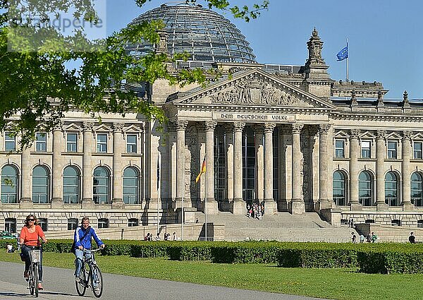 Reichstag  Tiergarten  Berlin  Deutschland  Europa