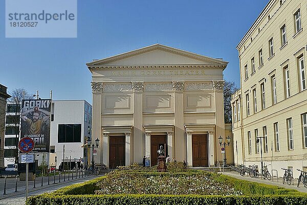 Maxim Gorki Theater  Unter den Linden  Mitte  Berlin  Deutschland  Europa