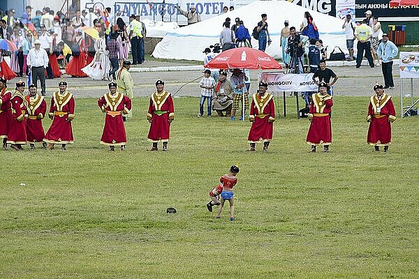 Junge Ringer beim National-Naadaam  Ulaanbaatar  Mongolei  Asien