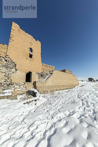 Stadtmauern von Ani. Ani ist eine ruinierte mittelalterliche armenische Stadt  die heute in der türkischen Provinz Kars und neben der geschlossenen Grenze zu Armenien