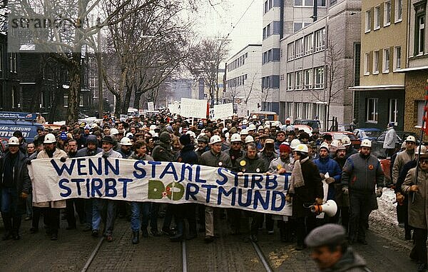 Dortmund. Demonstration für Stahlindustrie am 16. 1. 1987