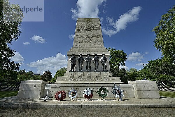 Guard's Memorial  Horse Guards Road London  England  Großbritannien  Europa