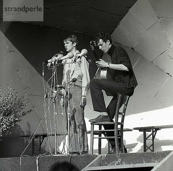 3. Festival für Chanson und Folklore am 26. 5. 1966 an der Burg Waldeck  Treffpunkte der Alternativen  Deutschland  Europa