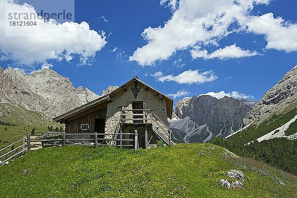 Regensburger Hütte  2037m  Refugio Firenze in Cisles  Ortisei  Seceda  Grödnertal  Dolomiten  Trentino Südtirol  Italien  Europa