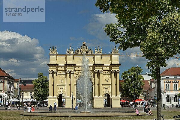 Brandenburger Tor  Luisenplatz  Potsdam  Brandenburg  Deutschland  Europa