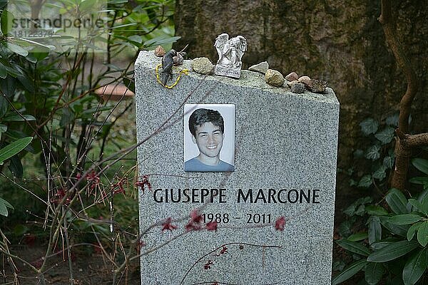 Grab  Giuseppe Marcone  Waldfriedhof Dahlem  Hüttenweg  Berlin  Deutschland  Europa