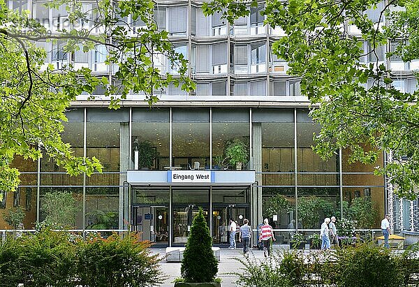 Eingang West  Klinikum Benjamin Franklin  Hindenburgdamm  Steglitz  Berlin  Deutschland  Charite  Europa