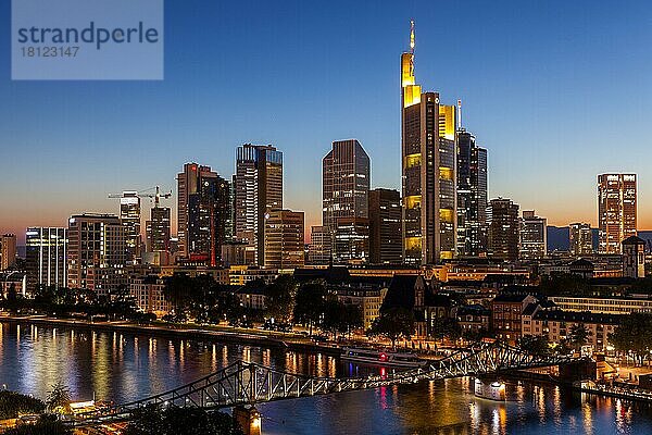 Skyline  Frankfurt  Hessen  Deutschland  Europa