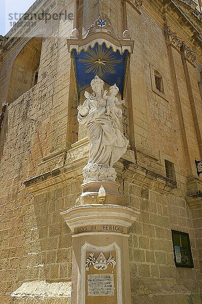 Heiligenfigur in Mdina  Malta  Europa
