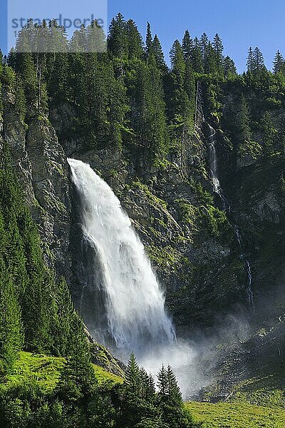 Stäubifall  100 m  Alp Äsch  Uri  Schweiz  Europa