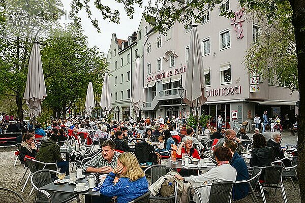Cafe Münchner Freiheit  Schwabing  München  Bayern  Münchner Freiheit  Deutschland  Europa