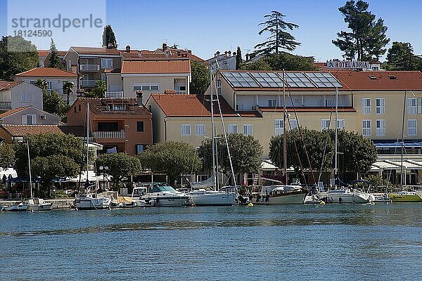 Yachthafen von Malinska  Insel Krk  Kroatien  Kvarner Bucht  Adria  Kroatien  Europa