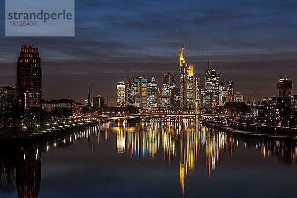 Skyline Frankfurt  Frankfurt  Hessen  Deutschland  Europa