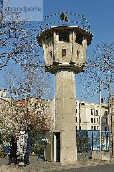 DDR-Wachturm  Erna-Berger-Straße  Potsdamer Platz  Tiergarten  Berlin  Deutschland  Europa