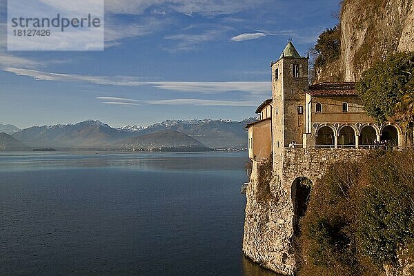 Kloster Santa Caterina del Sasso Ballaro  Lago Maggiore  Leggiuno  Provinz Varese  Lombardei  Italien  Europa