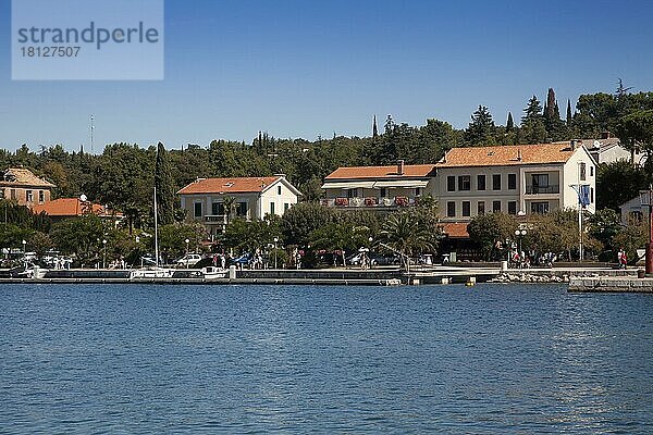 Yachthafen von Malinska  Insel Krk  Kroatien  Kvarner Bucht  Adria  Kroatien  Europa