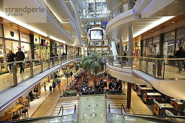 Sevens  Einkaufpassage  Shoppingcenter  Einkaufszentrum  Düsseldorf  Nordrhein-Westfalen  Deutschland  Europa