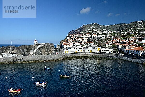 Camara de Lobos  Fischerdorf  Hafen und Dorf  Madeira  Portugal  Europa