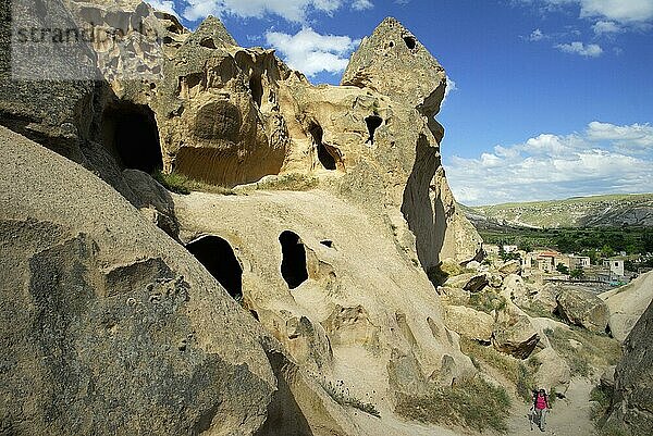 Höhlenwohnungen in Tuffsteinfelsen  Höhlenwohnung  Selime  Güzelyurt  Türkei  Asien