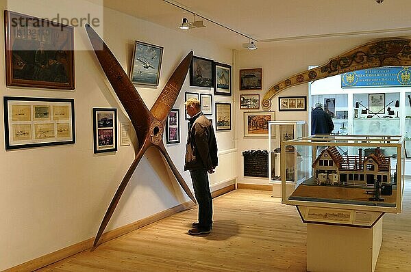 Dr.-Carl-Häberlin-Friesen-Museum  Friesenmuseum  reetgedeckt  Reetdach  Rebbelstieg 34  Wyk  Föhr  Schleswig-Holstein  Deutschland  Europa