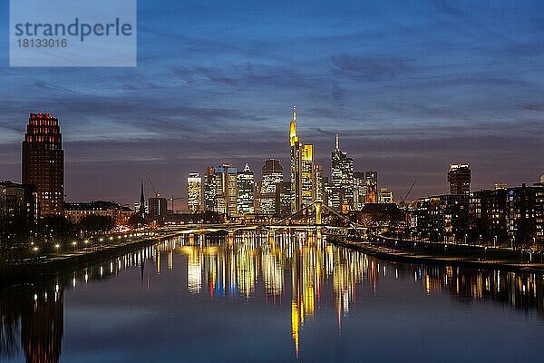 Skyline Frankfurt  Frankfurt  Hessen  Deutschland  Europa