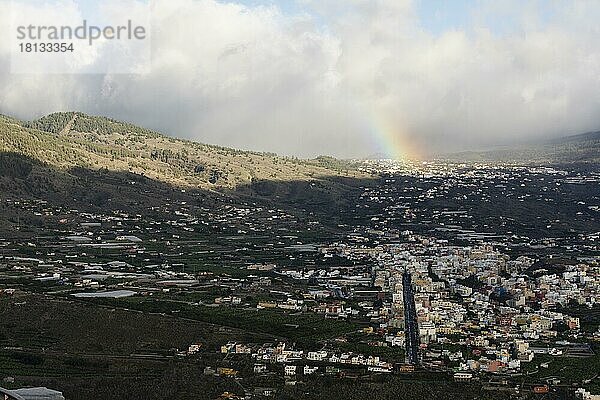 Regenbogen über Los Llanos de Aridane  La Palma  Spanien  Europa