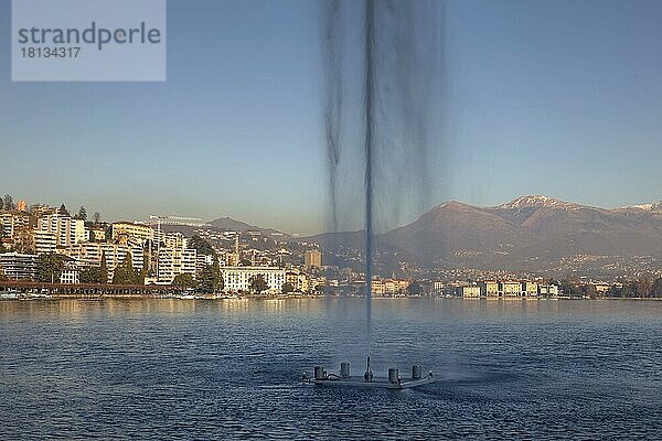 Brunnen  Lago di Lugano  Lugano Paradiso  Tessin  Luganersee  Ausguss  Schweiz  Europa