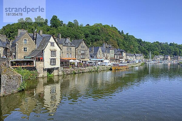 Alter Hafen von Dinan  Bretagne  Frankreich  Europa