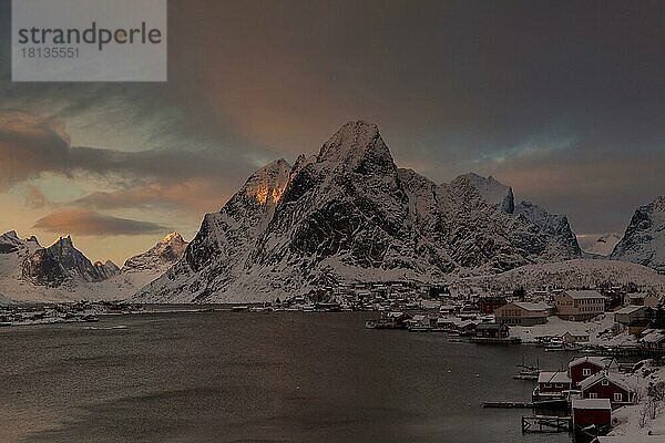 Reine  Moskenes  Lofoten  Nordland  Norwegen  Europa