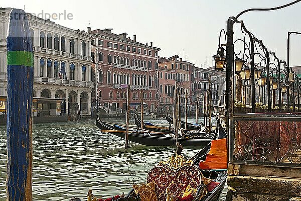 Gondeln  Canal Grande  Cannaregio  Venedig  Venetien  Venezia  Regione del Veneto  Canale Grande  Italien  Europa