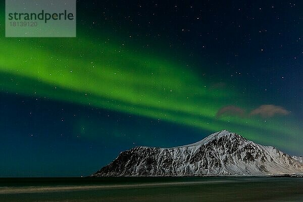 Aurora Borealis  Skagsanden  Flakstad  Lofoten Inseln  Nordland  Norwegen  Europa